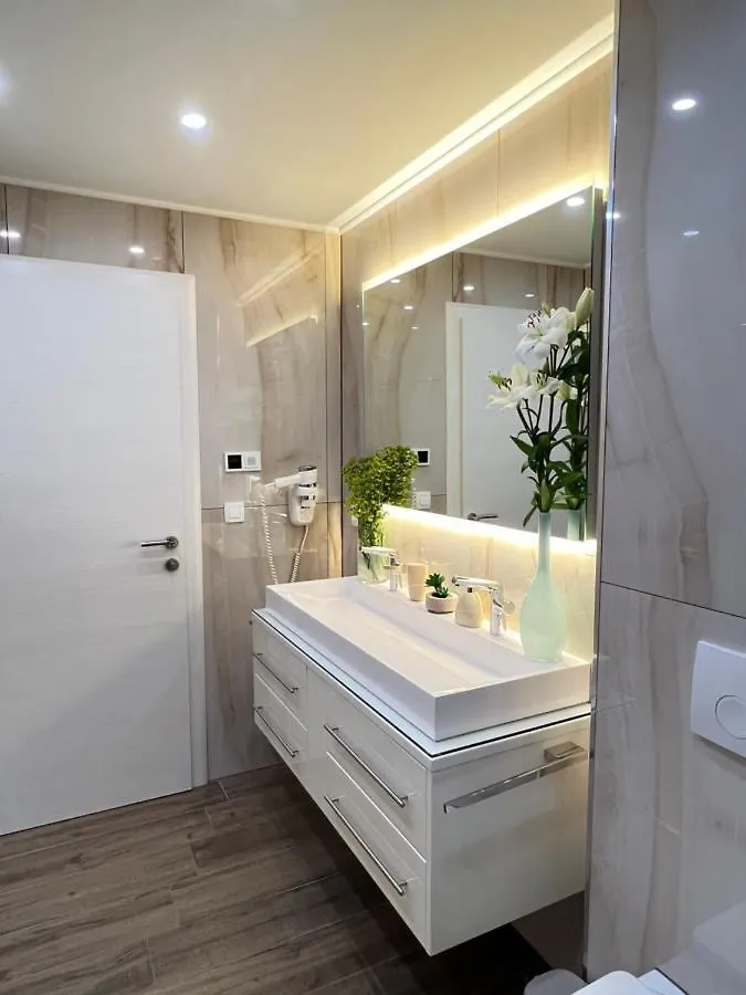 Holiday Luxury Resort Sundance Trogir 0*,